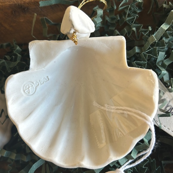 Margaret Furlong angel ornament - Picture 2 of 2